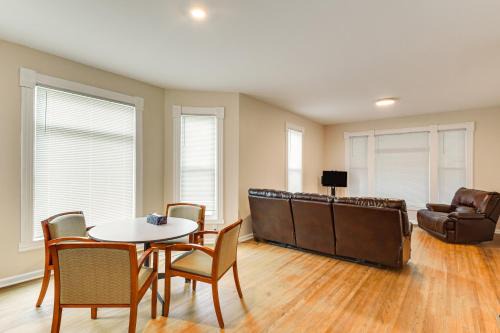 < 1 Mi to Main St: Quiet Apartment in Galesburg!