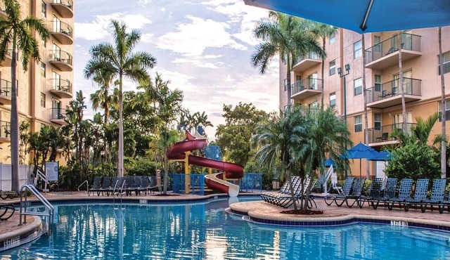 1br Royal & Queen Palms Mini Golf-Boating-Pools