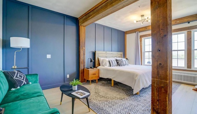 206 - King Suite