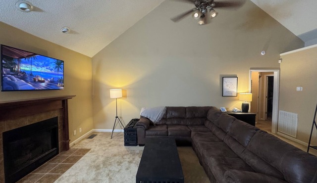 3 bed 2.5 bath Family friendly Pet friendly HOME 2 car garage fenced in backyard