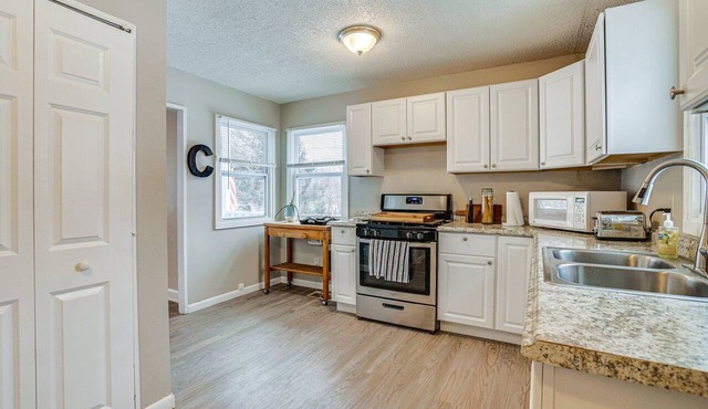 3 Bedroom 1 bath house in quiet neighborhood by Saint Croix River
