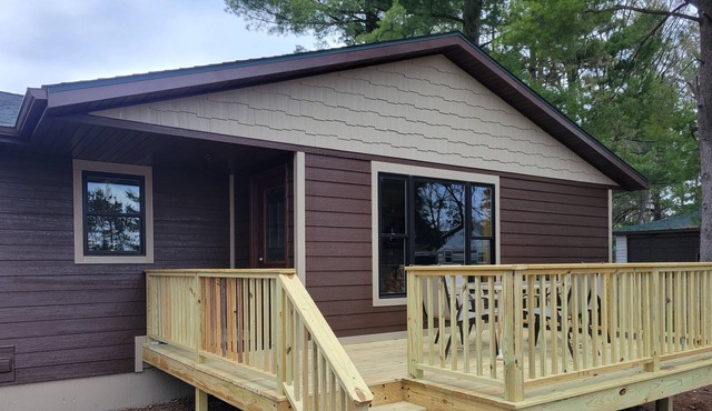 3 bedroom apartment/cabin on the lake!
