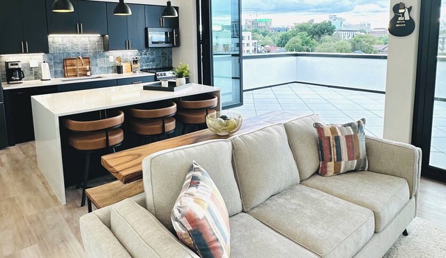 3-bedroom Penthouse with Pool and Private Balcony on Music Row