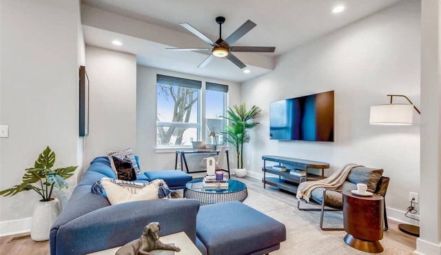 3 Nashville Townhomes | Hot Tub & Rooftop Decks