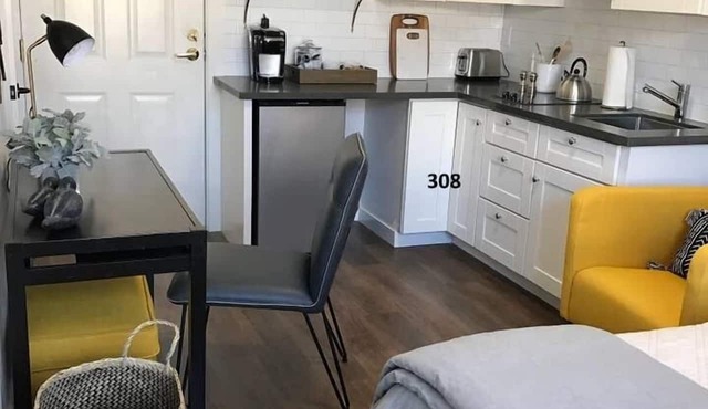 308-Immaculate Studio San Pedro Sq. San Jose!