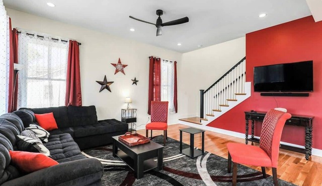 4BR Music City Escape Near Broadway, Sleeps 10