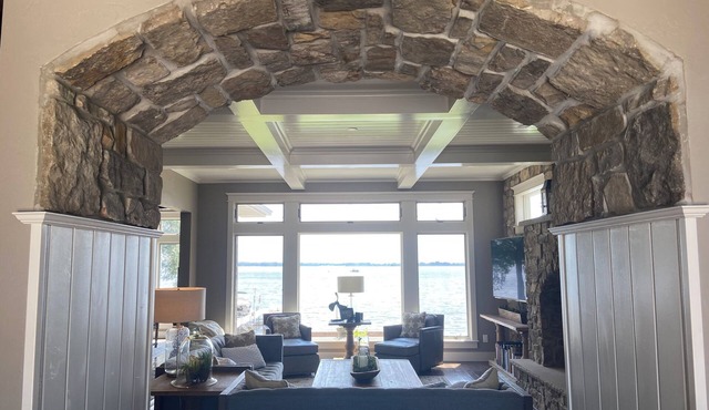 5-8 bed 5.5-8.5 bath custom built lake house.