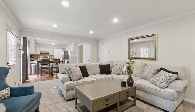 6 Beds Kings Game Room+Fenced Yard+MAJOR INTERNATIONAL SPORTING EVENT WC