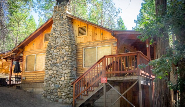 (76) Howard's Retreat at The Redwoods In Yosemite