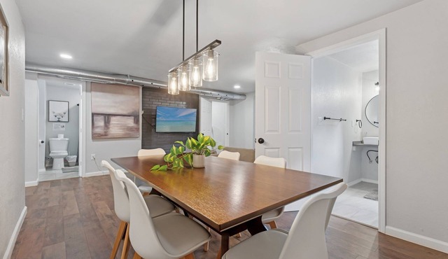 7BR | 12 mins Tinker AFB | Sleeps 16, fenced yard