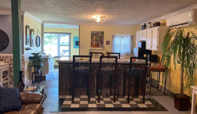 Adorable one bedroom with fireplace/kitchenette
