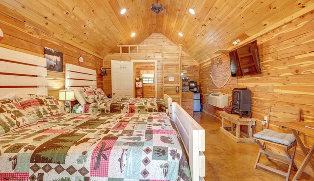 Adventure Awaits! Fifty-six Cabin Near Caverns