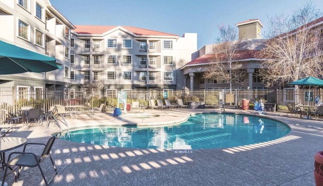 Always a Great Idea To Unwind! 3 Family-Friendly Units, Pool, Free Breakfast