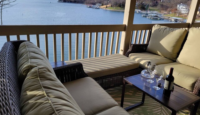 August Sale! Walk-in H20 front! Cove. Slip. View! Pools! 3 BD/BATH sleep 9