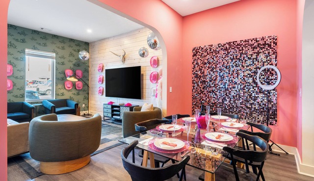 Bachelorette Retreat + Glam Room | Close to Downtown & Broadway | Last Rodeo 3