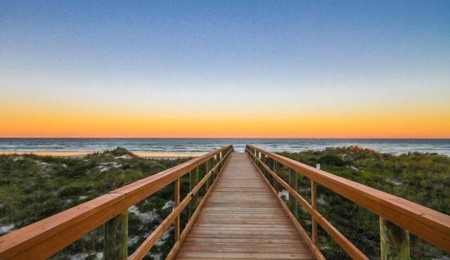 Beacher's Lodge Oceanfront Suites