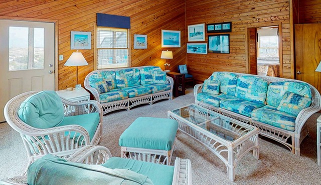 Beachfront, Dog-Friendly House w/Free WiFi, Private Hot Tub, W/D, & Shared Pool