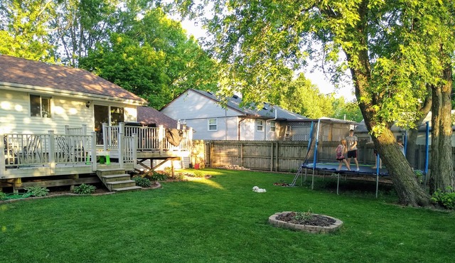 Beautiful 5 BDRM Near U of I and the downtown