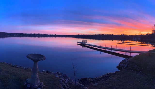 Beautiful lakefront cabin for the family. Close to valley yet peace and quiet