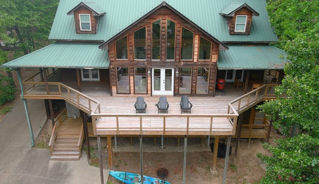 Belmont Acres | Lakefront w/Heated Outdoor Shower | Sleeps 12