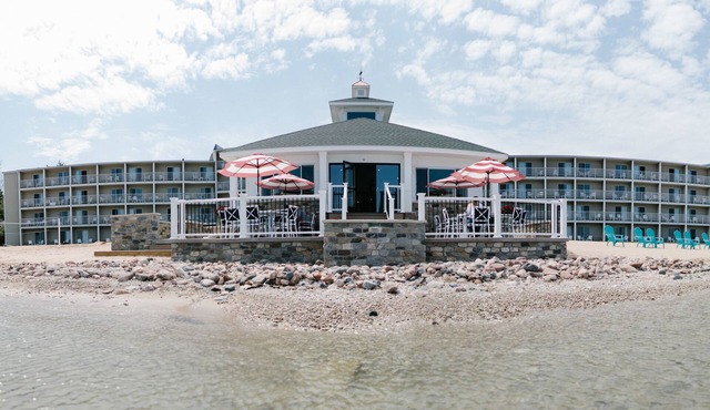 Breakers Resort & Beach Bar