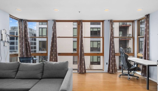 Bright Downtown Portland Studio | Walk to PSU