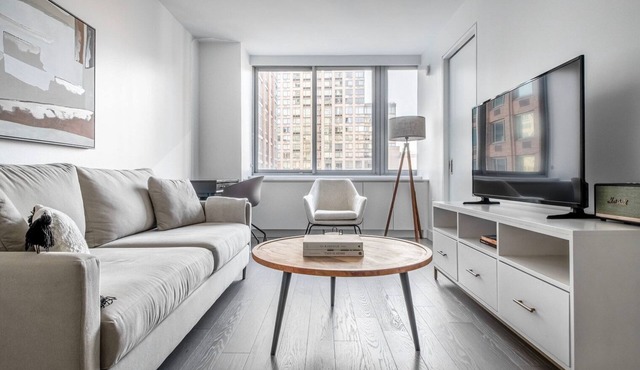 Bright UWS 1BR w/W/D & DM nr Lincoln Center, by Blueground