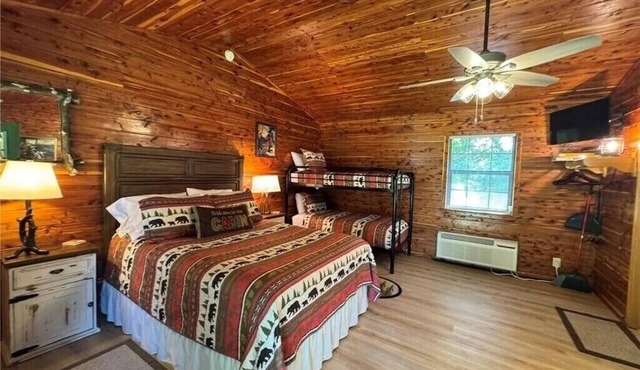 Buffalo River/National Park Hike, Float, Kayak, Fish Firepit/Grill/Pavilion/WIFI