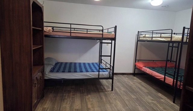 BUNKHOUSE IN THE HOGHOUSE