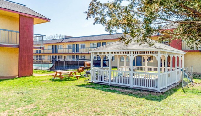 Castle Inn & Suites By OYO Chickasha