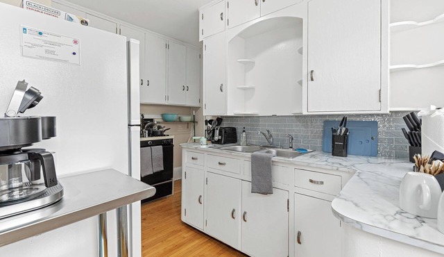 Charming 2-bedroom house with AC in excellent Saint Paul. Close to everything!