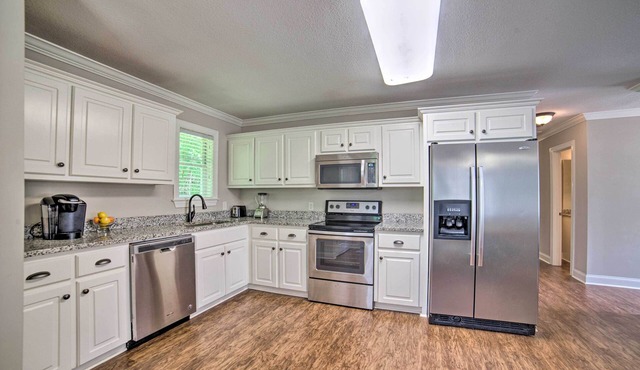 Charming Cottage- 2 miles from Ole Miss Campus!