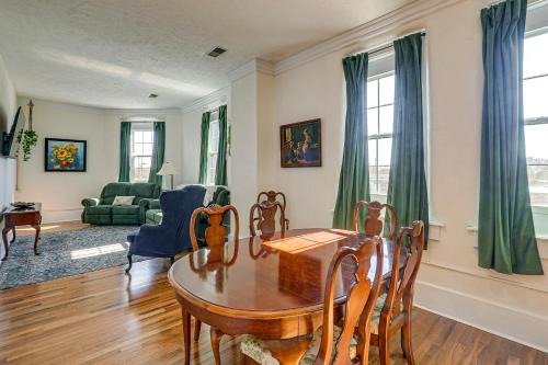 Charming Historic Retreat in Walkable Chapman