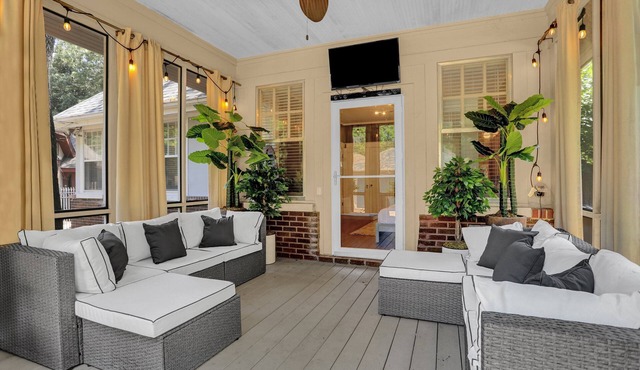 Charming Memphis Cottage! 10 Min to Beale St