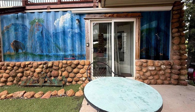 Charming Wheelchair-Accessible Tiny House with Patio near Wichita Mountains – Medicine Park, OK