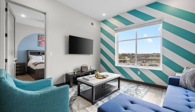 Chic 1BR Apt Near the Music City - Sleeps 4