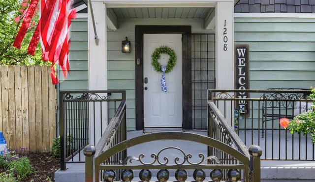 Church Street Cottage-2bed/1bath-near Historic Downtown Mckinney with fire pit