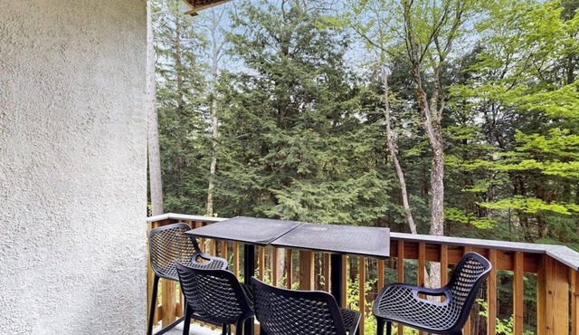 Comfortable condo with pools, tennis, gym, sauna, & game room