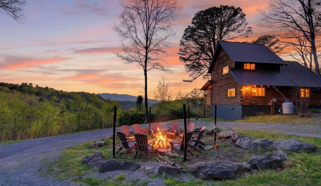 Covered Deck + Fire Pit + Mountain Views | Near Smokies | Isaiah's Cabin