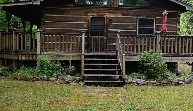 Cozy 1-bedroom cabin in gorgeous Maggie Valley with AC