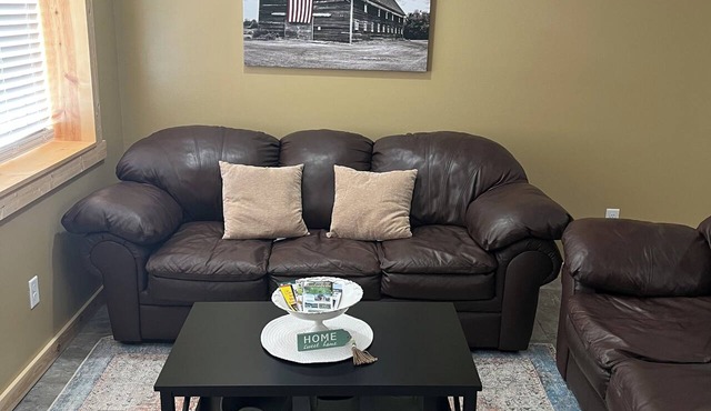 Cozy 1 bedroom house on the square at Munfordville