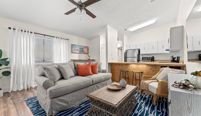 Cozy 1BR Getaway | Yard & Hot Tub!