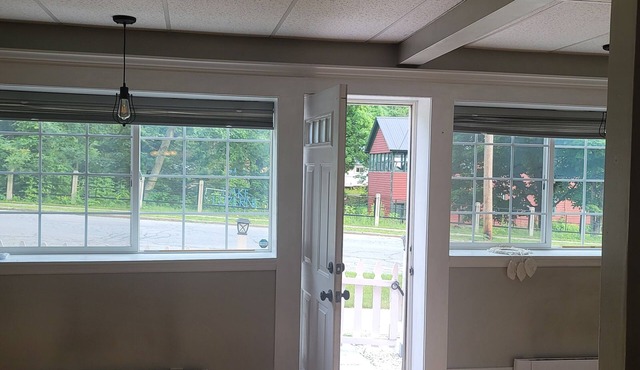 Cozy 2-bedroom home in Lake Luzerne Centrally located to Lake George & Saratoga.