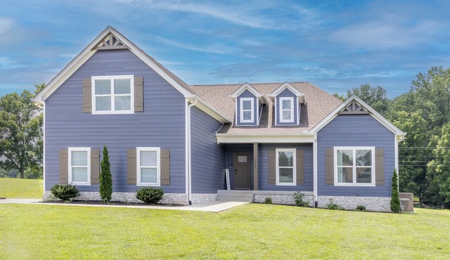 Cozy 3-bedroom house in lovely Springfield with AC