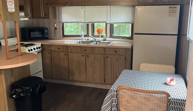 Cozy cabin 2 on campground in Adams, WI.