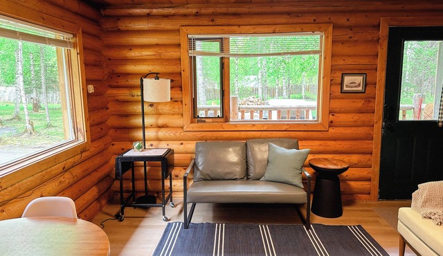 Cozy Cabin on wooded property.