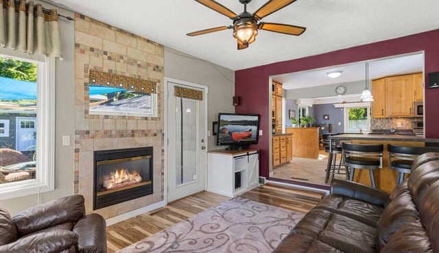 Cozy Home | 20min->MSP | Dogs