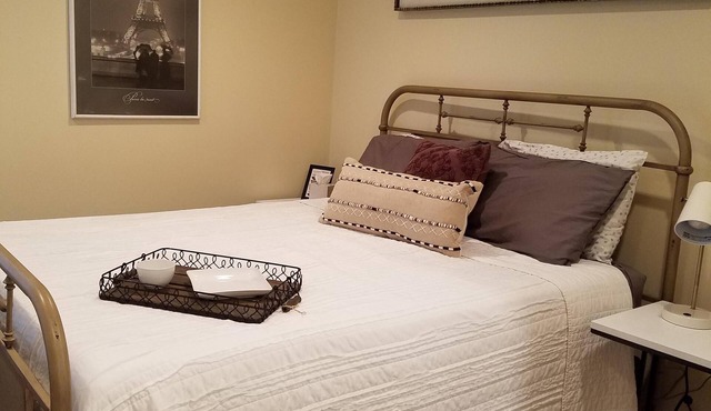 Cozy home just blocks from great restaurants, grocery stores, and activities.