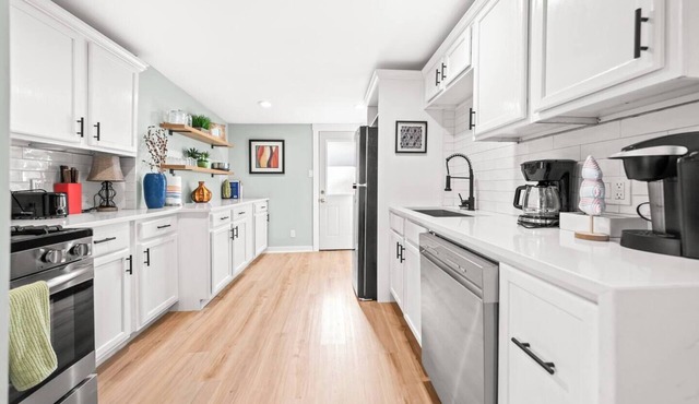 Cozy Kansas City Getaway | Updated 2BR Bungalow