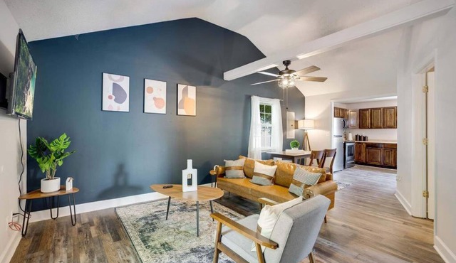 Cozy Oasis of Downtown Clarksville